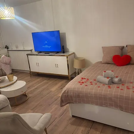 Le Cocon - Paris - Netflix - Parking
