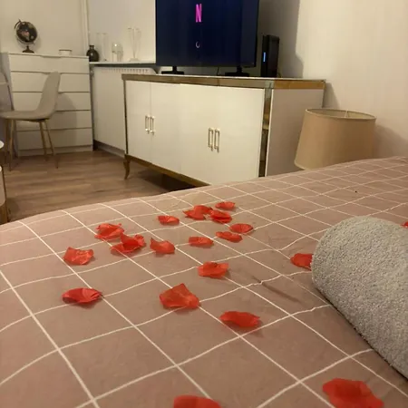 Le Cocon - Paris - Netflix - Parking